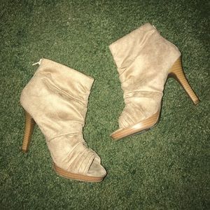 Fioni Open Toed Ankle Heels
